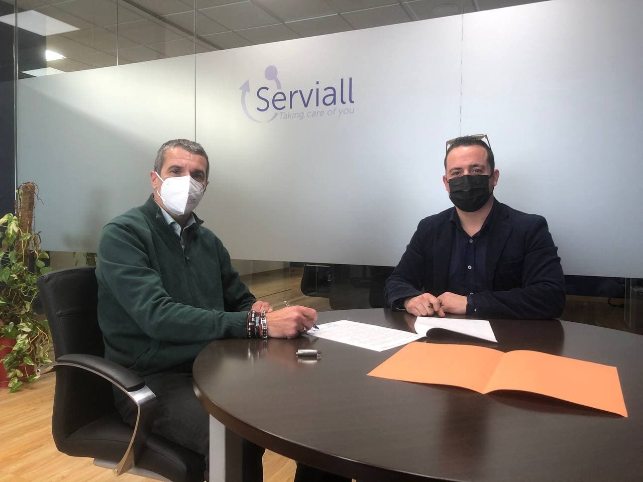 Firma de convenio de colaboración con Serviall